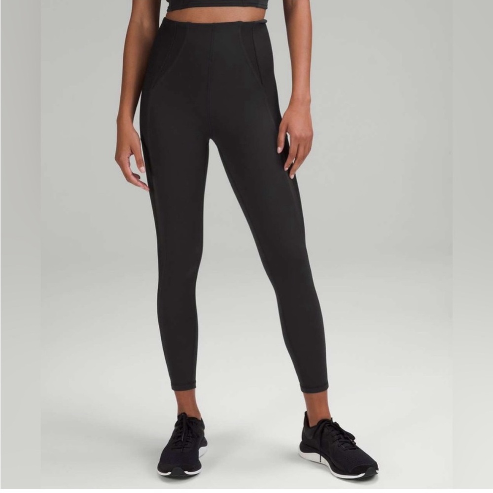 Lululemon Everlux and Mesh SHR Black Training Tight 25”‎ | Size 4